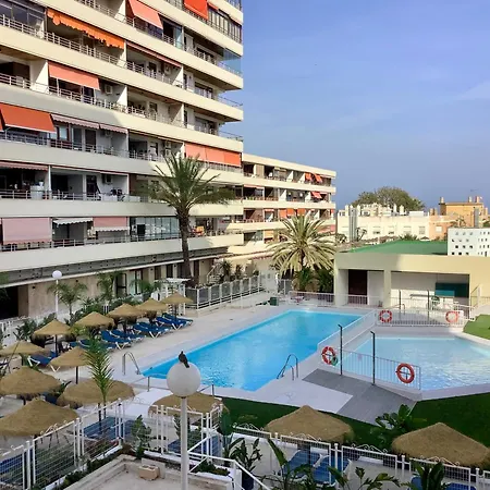 아파트 La Nogalera Modern And Spacious With Pool And Sea View