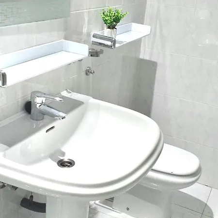 Apartment La Nogalera Modern And Spacious With Pool And Sea View